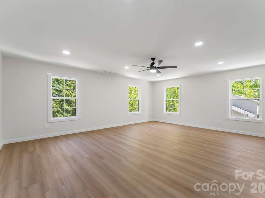 438 Plantation Drive, Marion, NC 28752.  MLS# CAR4373856, YatesRealty ID 21843. 