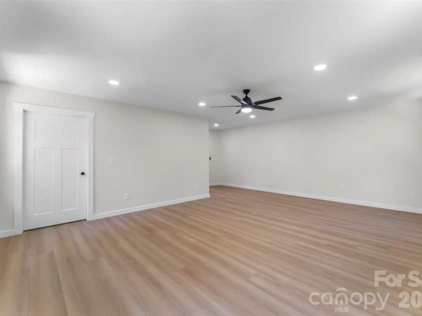 438 Plantation Drive, Marion, NC 28752.  MLS# CAR4373856, YatesRealty ID 21843. 