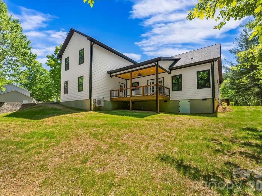 438 Plantation Drive, Marion, NC 28752.  MLS# CAR4373856, YatesRealty ID 21843. 