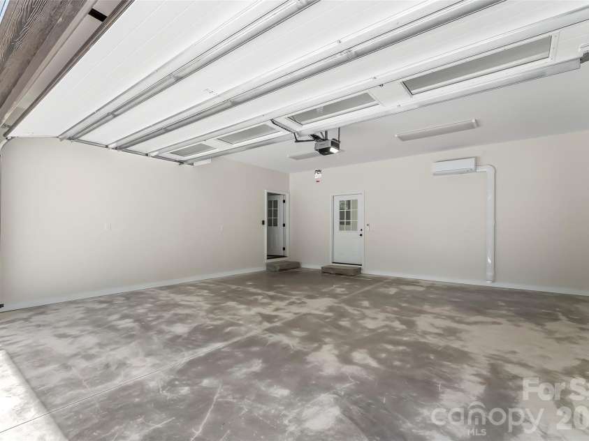438 Plantation Drive, Marion, NC 28752.  MLS# CAR4373856, YatesRealty ID 21843. 