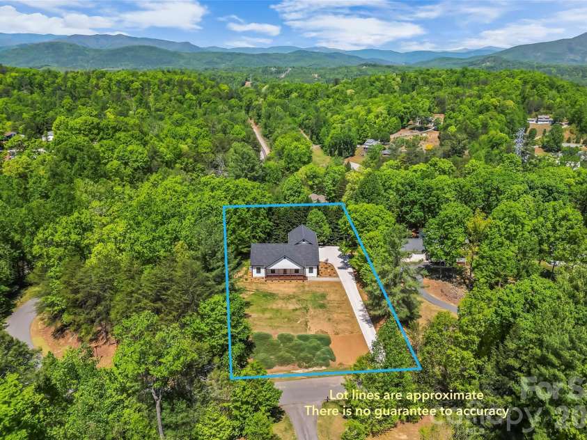 438 Plantation Drive, Marion, NC 28752.  MLS# CAR4373856, YatesRealty ID 21843. 