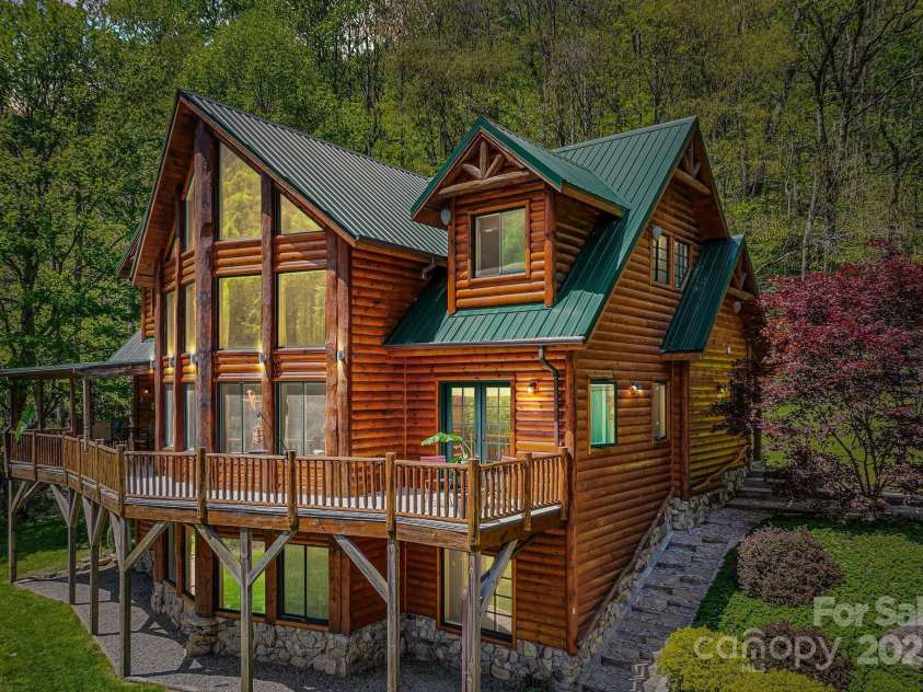 1104 Long Branch Road, Mars Hill, NC 28754.  MLS# CAR4252912, YatesRealty ID 21844. 