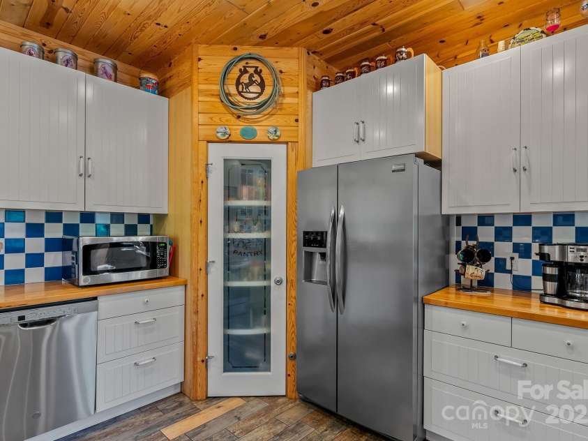 1104 Long Branch Road, Mars Hill, NC 28754.  MLS# CAR4252912, YatesRealty ID 21844. 