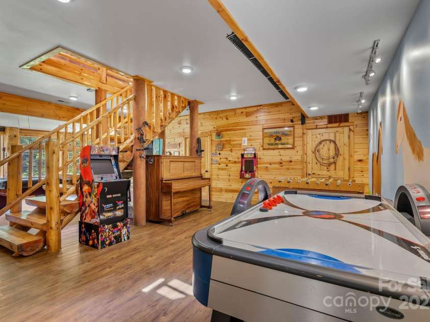 1104 Long Branch Road, Mars Hill, NC 28754.  MLS# CAR4252912, YatesRealty ID 21844. 