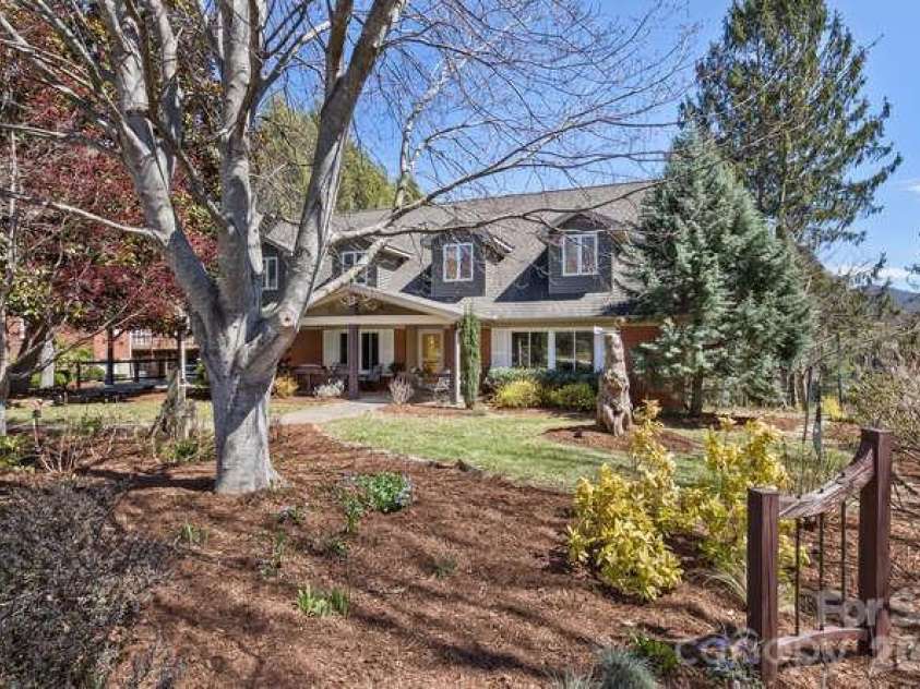 179 Marlborough Road, Asheville, NC 28804.  MLS# CAR4355391, YatesRealty ID 21844. 