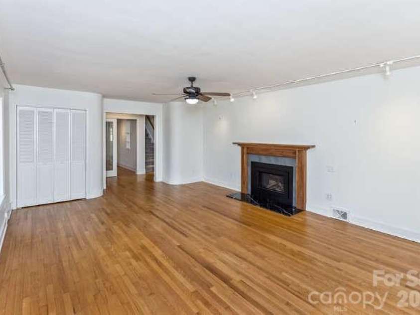 179 Marlborough Road, Asheville, NC 28804.  MLS# CAR4355391, YatesRealty ID 21844. 