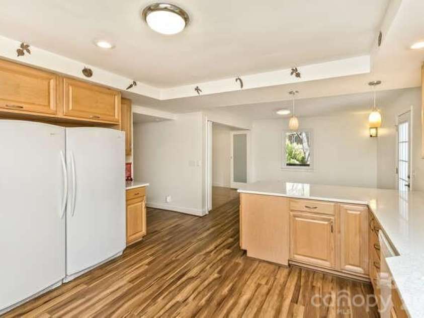 179 Marlborough Road, Asheville, NC 28804.  MLS# CAR4355391, YatesRealty ID 21844. 