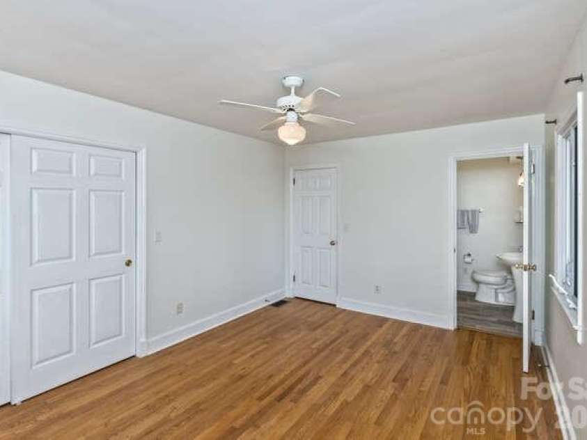 179 Marlborough Road, Asheville, NC 28804.  MLS# CAR4355391, YatesRealty ID 21844. 