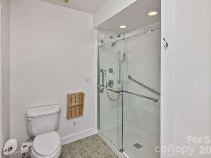 179 Marlborough Road, Asheville, NC 28804.  MLS# CAR4355391, YatesRealty ID 21844. 
