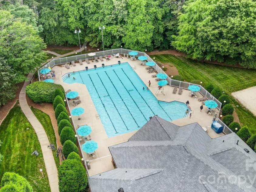 4432 Mountain Cove Drive, Charlotte, NC 28216.  MLS# CAR4379294, YatesRealty ID 21846. 
