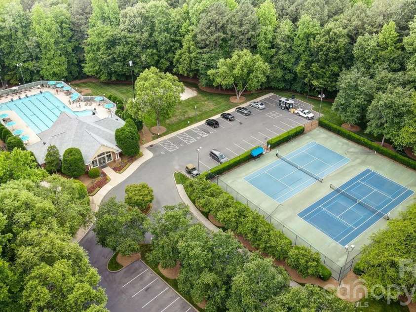 4432 Mountain Cove Drive, Charlotte, NC 28216.  MLS# CAR4379294, YatesRealty ID 21846. 