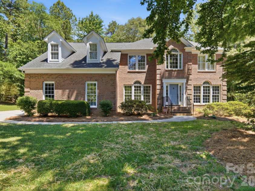 4432 Mountain Cove Drive, Charlotte, NC 28216.  MLS# CAR4379294, YatesRealty ID 21846. 
