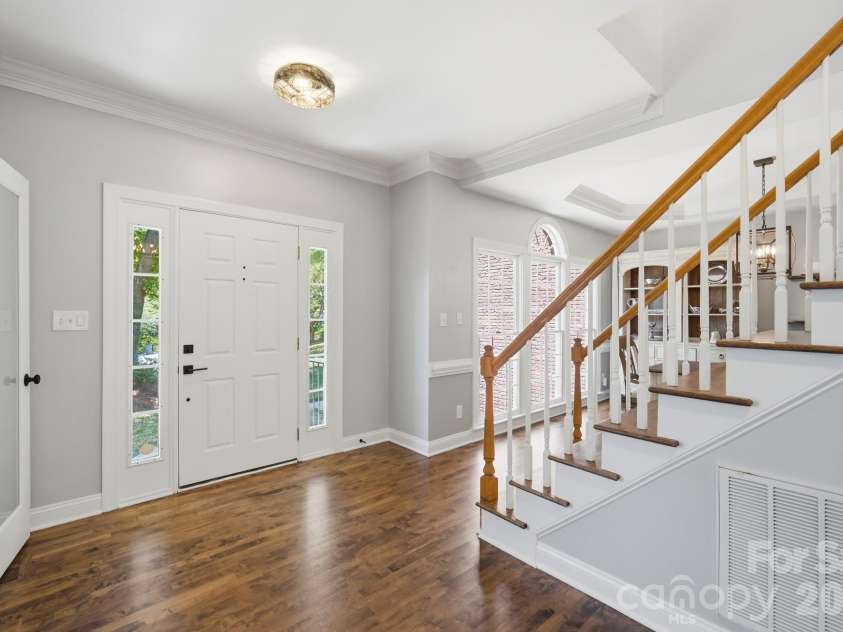 4432 Mountain Cove Drive, Charlotte, NC 28216.  MLS# CAR4379294, YatesRealty ID 21846. 