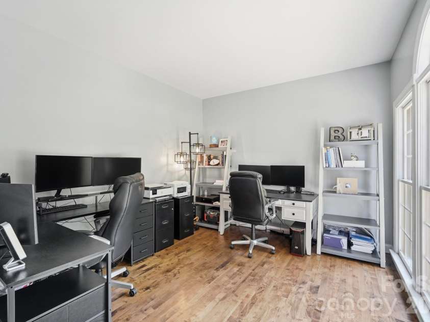 4432 Mountain Cove Drive, Charlotte, NC 28216.  MLS# CAR4379294, YatesRealty ID 21846. 