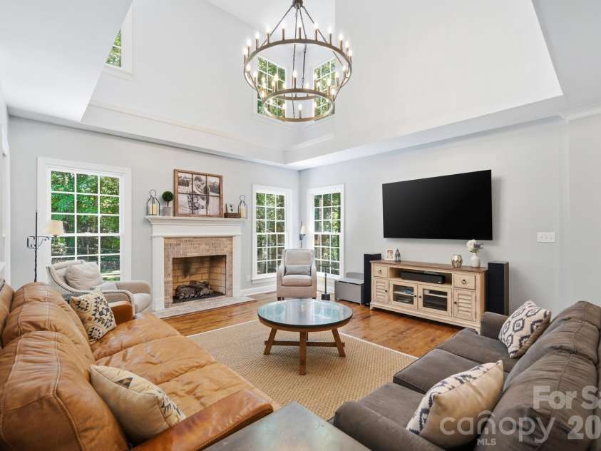 4432 Mountain Cove Drive, Charlotte, NC 28216.  MLS# CAR4379294, YatesRealty ID 21846. 