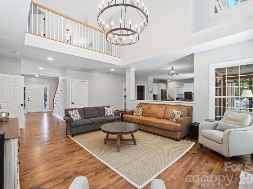 4432 Mountain Cove Drive, Charlotte, NC 28216.  MLS# CAR4379294, YatesRealty ID 21846. 