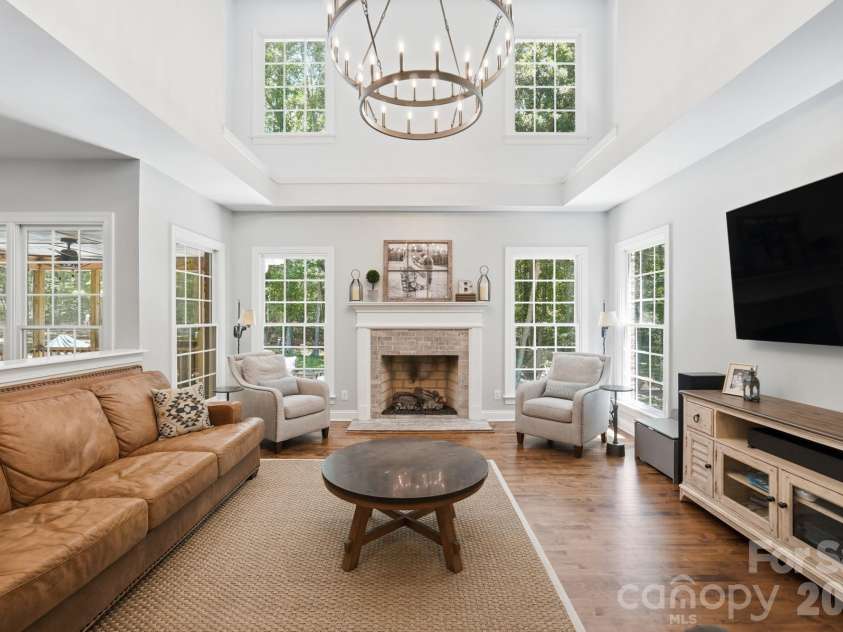 4432 Mountain Cove Drive, Charlotte, NC 28216.  MLS# CAR4379294, YatesRealty ID 21846. 