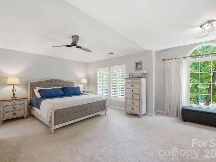 4432 Mountain Cove Drive, Charlotte, NC 28216.  MLS# CAR4379294, YatesRealty ID 21846. 