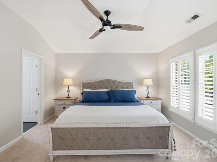 4432 Mountain Cove Drive, Charlotte, NC 28216.  MLS# CAR4379294, YatesRealty ID 21846. 