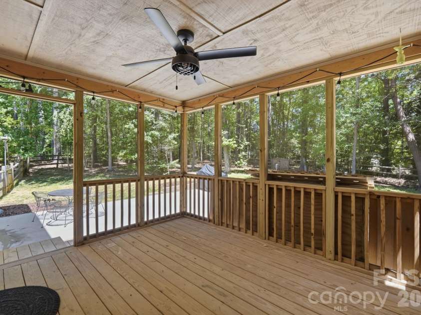 4432 Mountain Cove Drive, Charlotte, NC 28216.  MLS# CAR4379294, YatesRealty ID 21846. Screen porch