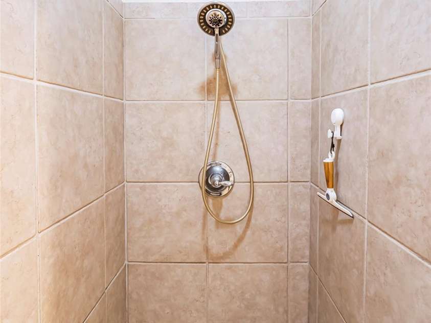 1622 Brookstone Drive, Hickory, NC 28602.  MLS# CAR4272864, YatesRealty ID 21847. 