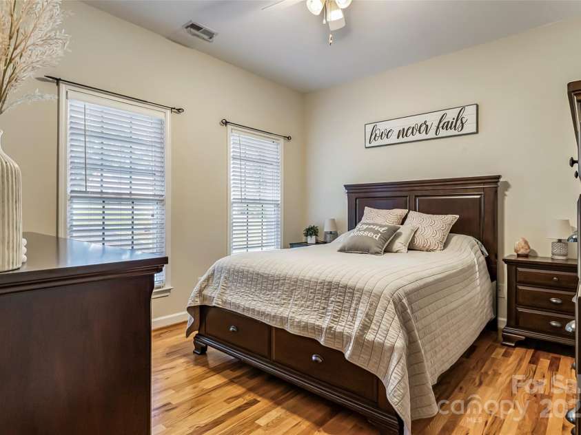 1622 Brookstone Drive, Hickory, NC 28602.  MLS# CAR4272864, YatesRealty ID 21847. 