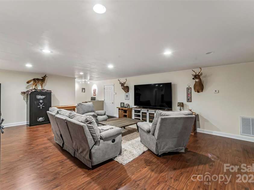 1622 Brookstone Drive, Hickory, NC 28602.  MLS# CAR4272864, YatesRealty ID 21847. 