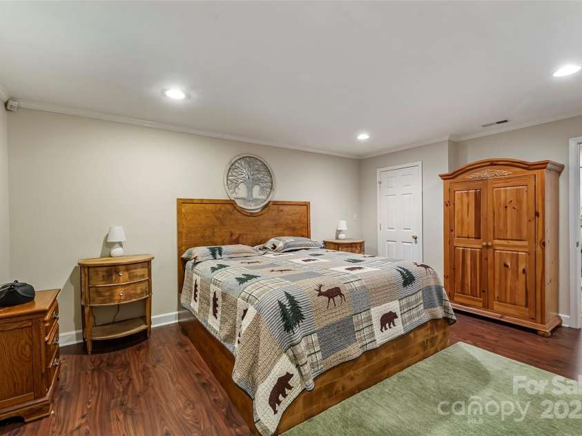 1622 Brookstone Drive, Hickory, NC 28602.  MLS# CAR4272864, YatesRealty ID 21847. 