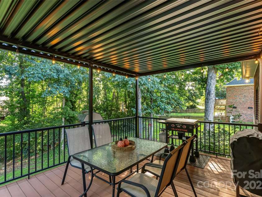 1622 Brookstone Drive, Hickory, NC 28602.  MLS# CAR4272864, YatesRealty ID 21847. 