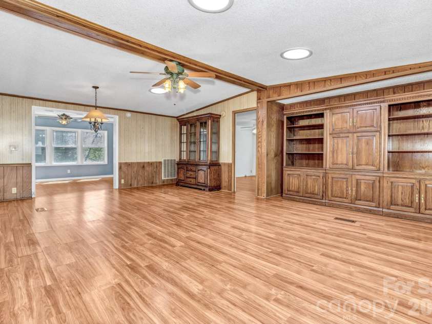 405 Deerfield Court, Hendersonville, NC 28792.  MLS# CAR4349057, YatesRealty ID 21847. 