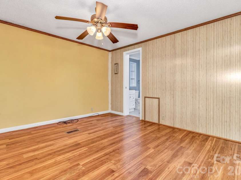 405 Deerfield Court, Hendersonville, NC 28792.  MLS# CAR4349057, YatesRealty ID 21847. 