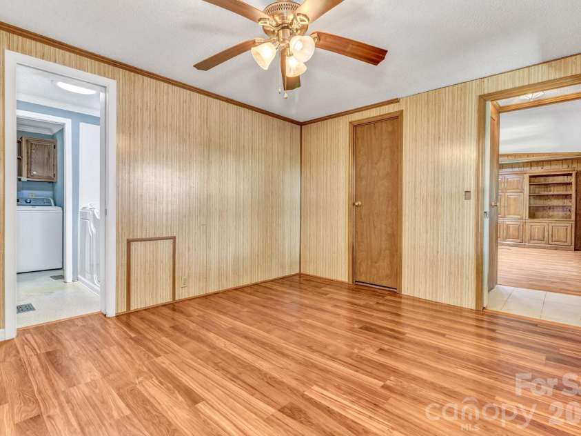 405 Deerfield Court, Hendersonville, NC 28792.  MLS# CAR4349057, YatesRealty ID 21847. 
