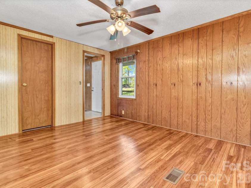 405 Deerfield Court, Hendersonville, NC 28792.  MLS# CAR4349057, YatesRealty ID 21847. 