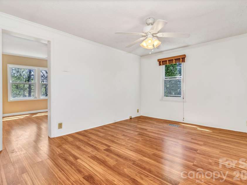 405 Deerfield Court, Hendersonville, NC 28792.  MLS# CAR4349057, YatesRealty ID 21847. 