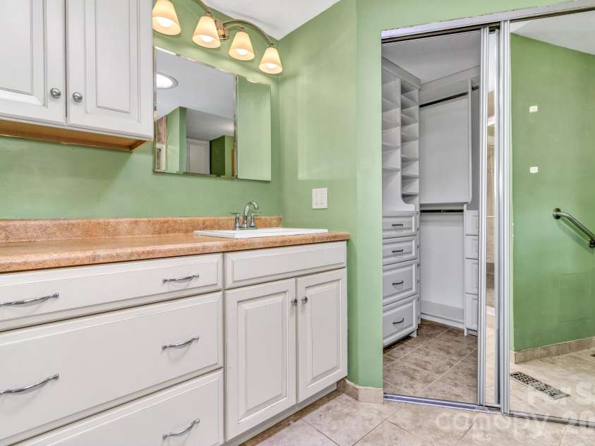 405 Deerfield Court, Hendersonville, NC 28792.  MLS# CAR4349057, YatesRealty ID 21847. 