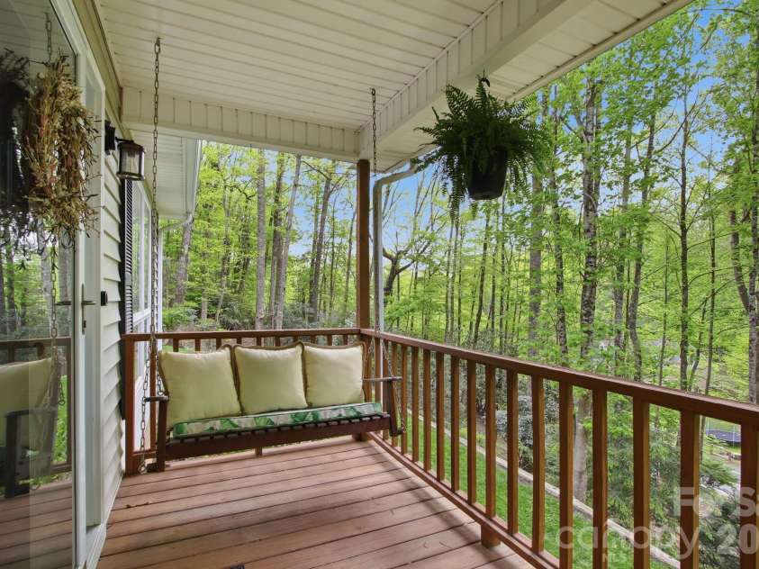 648 Cool Woods Drive, Boone, NC 28607.  MLS# CAR4374510, YatesRealty ID 21848. 