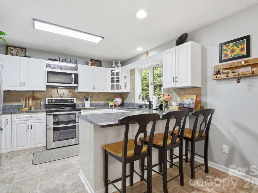 648 Cool Woods Drive, Boone, NC 28607.  MLS# CAR4374510, YatesRealty ID 21848. 