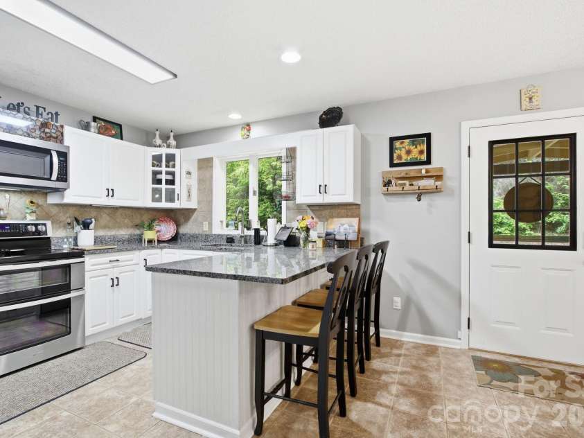 648 Cool Woods Drive, Boone, NC 28607.  MLS# CAR4374510, YatesRealty ID 21848. 