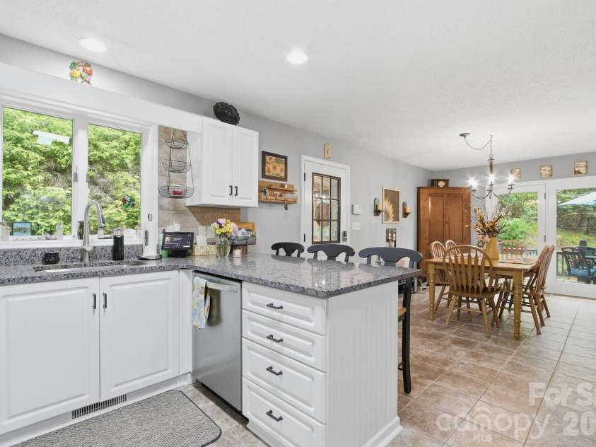 648 Cool Woods Drive, Boone, NC 28607.  MLS# CAR4374510, YatesRealty ID 21848. 