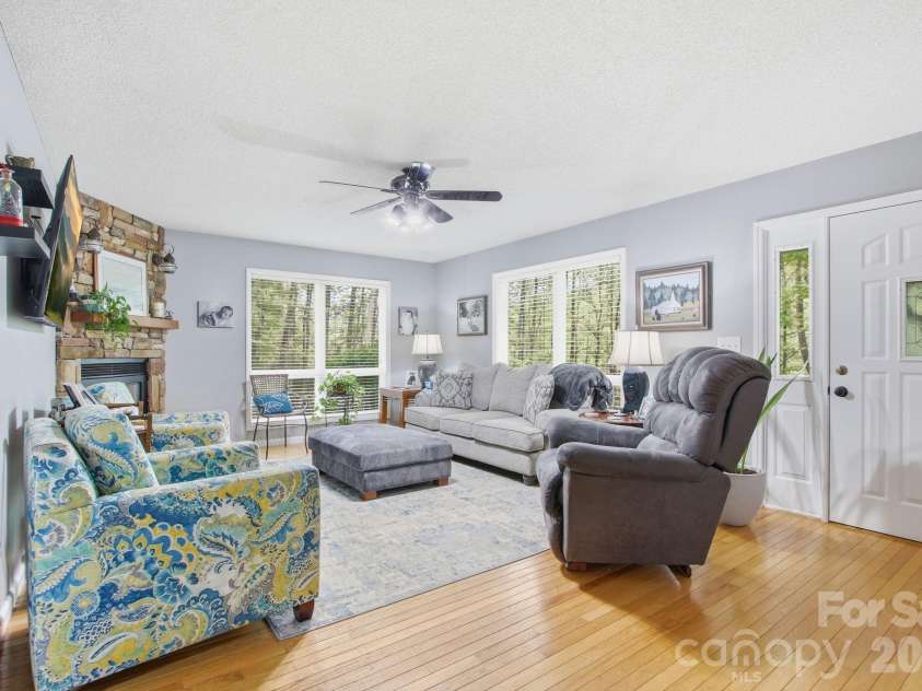 648 Cool Woods Drive, Boone, NC 28607.  MLS# CAR4374510, YatesRealty ID 21848. 