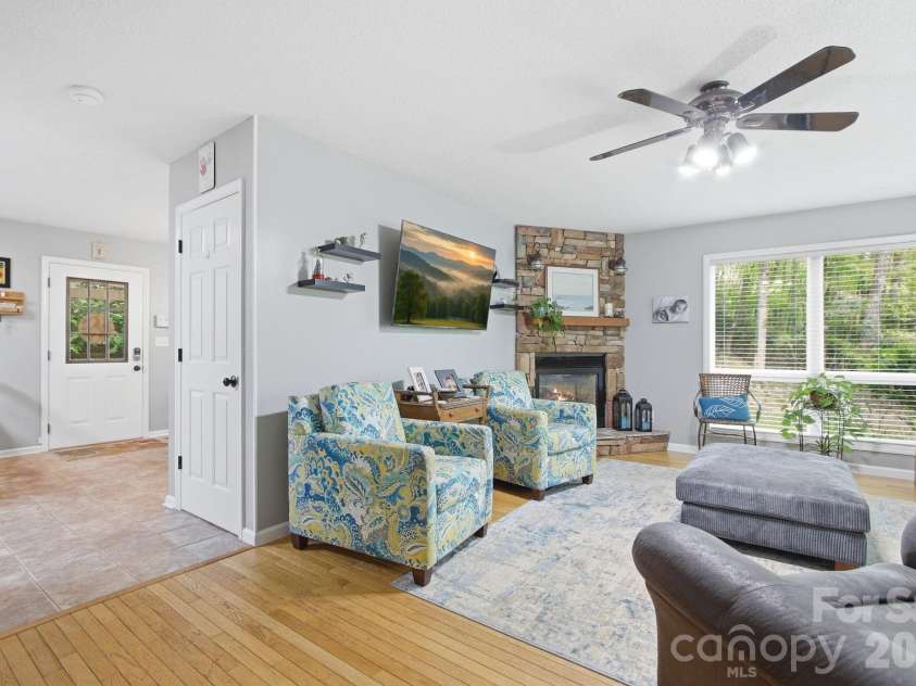 648 Cool Woods Drive, Boone, NC 28607.  MLS# CAR4374510, YatesRealty ID 21848. 