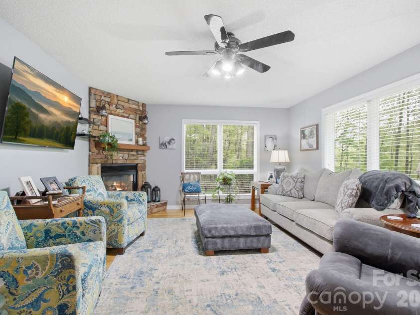 648 Cool Woods Drive, Boone, NC 28607.  MLS# CAR4374510, YatesRealty ID 21848. 