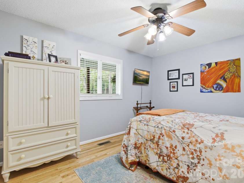 648 Cool Woods Drive, Boone, NC 28607.  MLS# CAR4374510, YatesRealty ID 21848. 