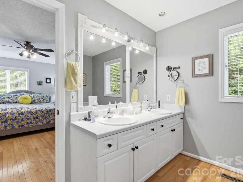 648 Cool Woods Drive, Boone, NC 28607.  MLS# CAR4374510, YatesRealty ID 21848. 