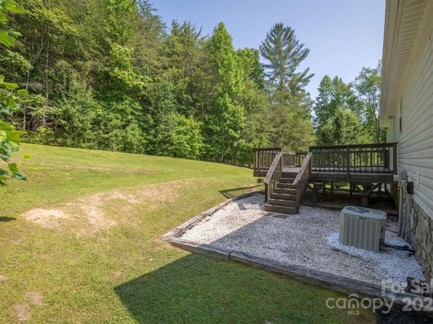 905 Severt Circle, Lenoir, NC 28645.  MLS# CAR4260581, YatesRealty ID 21848. 