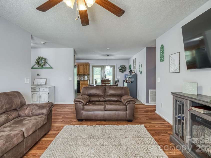 905 Severt Circle, Lenoir, NC 28645.  MLS# CAR4260581, YatesRealty ID 21848. 