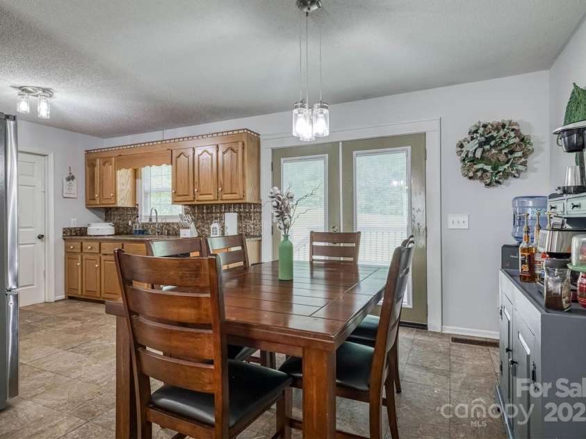 905 Severt Circle, Lenoir, NC 28645.  MLS# CAR4260581, YatesRealty ID 21848. 