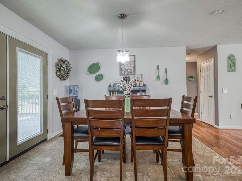 905 Severt Circle, Lenoir, NC 28645.  MLS# CAR4260581, YatesRealty ID 21848. 