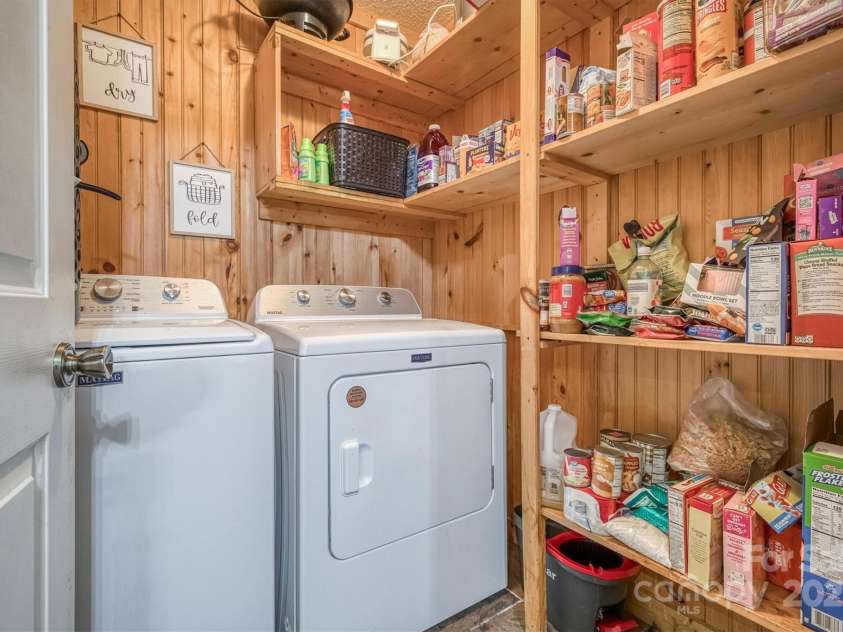 905 Severt Circle, Lenoir, NC 28645.  MLS# CAR4260581, YatesRealty ID 21848. 