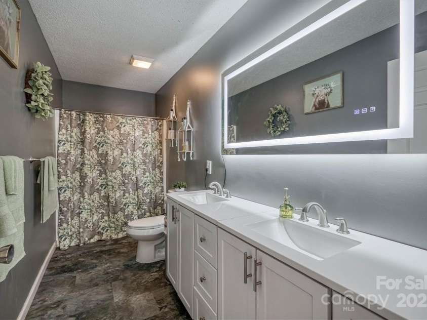 905 Severt Circle, Lenoir, NC 28645.  MLS# CAR4260581, YatesRealty ID 21848. 